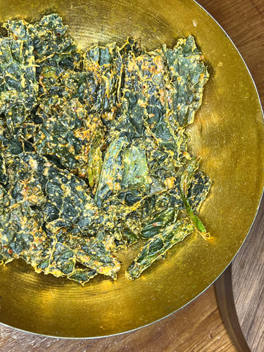 GOLDEN TAHINI KALE CHIPS